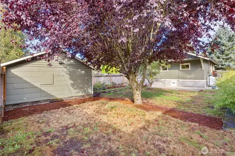 Exterior - 2202 73rd St SE, Everett, WA 98203 photo 5 of 9