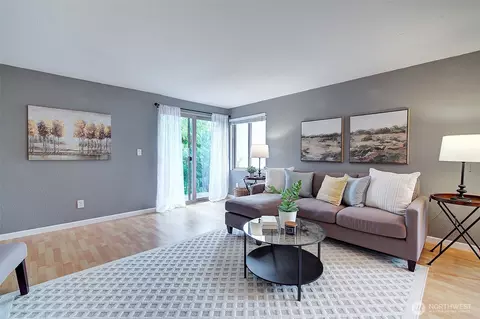 10106 Greenwood Ave N #302, Seattle, WA 98133