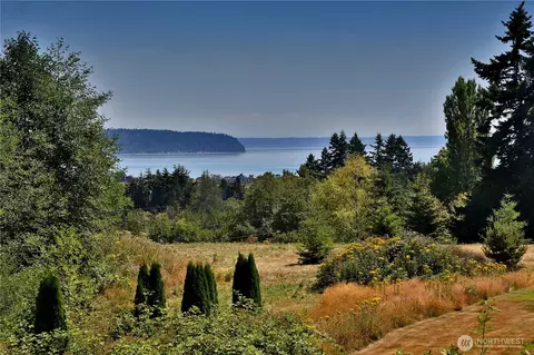 1940 Cattail Ln, Freeland, WA 98249