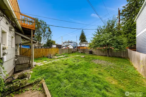 Exterior - 2118 Hoyt Ave, Everett, WA 98201 photo 6 of 6