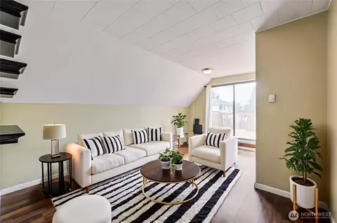 Living - 2118 Hoyt Ave, Everett, WA 98201 photo 6 of 8