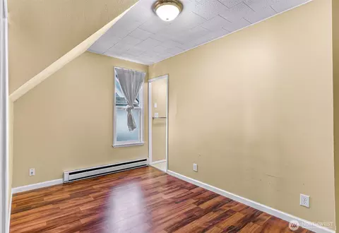 Bedroom - 2118 Hoyt Ave, Everett, WA 98201 photo 6 of 9