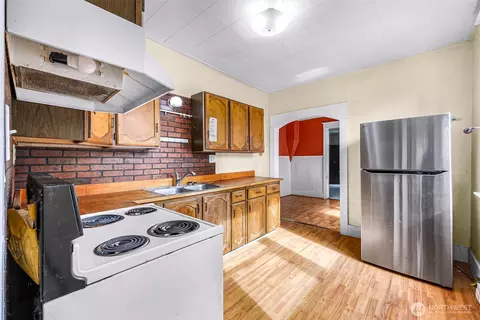 Kitchen - 2118 Hoyt Ave, Everett, WA 98201 photo 1 of 4