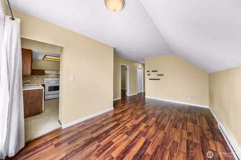 Living - 2118 Hoyt Ave, Everett, WA 98201 photo 8 of 8