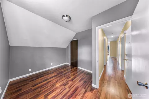 Entry Way - 2118 Hoyt Ave, Everett, WA 98201 photo 3 of 3