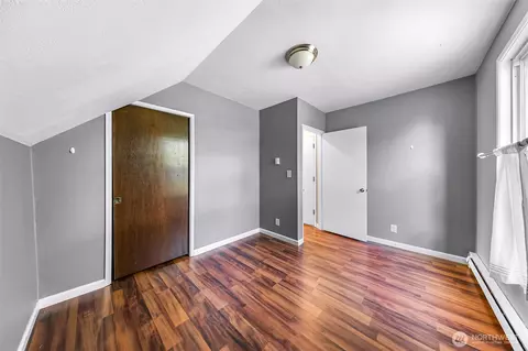 Bedroom - 2118 Hoyt Ave, Everett, WA 98201 photo 7 of 9