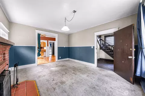 Living - 2118 Hoyt Ave, Everett, WA 98201 photo 3 of 8