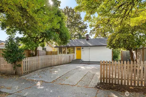 123 Martin Luther King Jr Way #A, Seattle, WA 98122