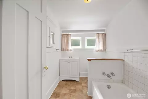 2614 E Spring St, Seattle, WA 98122 photo 35