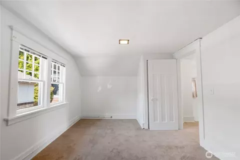 2614 E Spring St, Seattle, WA 98122 photo 32