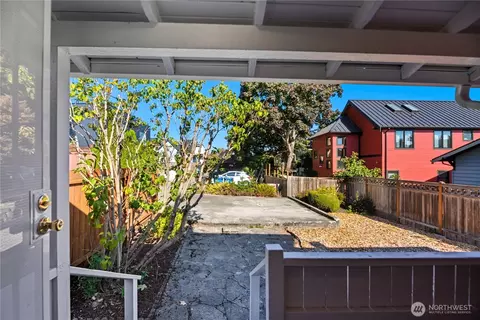 2614 E Spring St, Seattle, WA 98122 photo 20