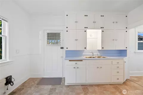 2614 E Spring St, Seattle, WA 98122 photo 15
