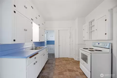 2614 E Spring St, Seattle, WA 98122 photo 16