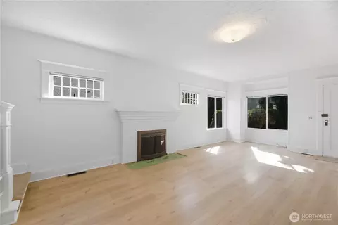 2614 E Spring St, Seattle, WA 98122 photo 2