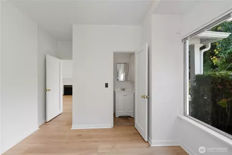 2614 E Spring St, Seattle, WA 98122 photo 11