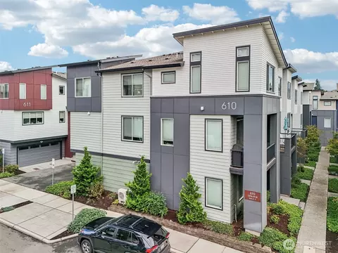 610 237th Pl SE #B, Bothell, WA 98021