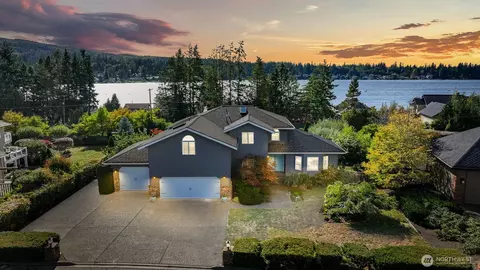 1715 Eagleridge Dr, Bellingham, WA 98226
