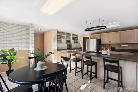 Kitchen - 21907 3rd Ave SE, Bothell, WA 98021 photo 5 of 5