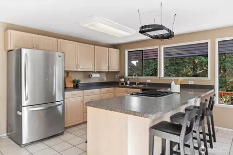 Kitchen - 21907 3rd Ave SE, Bothell, WA 98021 photo 2 of 5