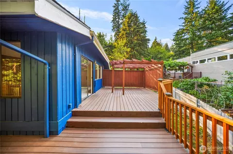 Exterior - 21907 3rd Ave SE, Bothell, WA 98021 photo 3 of 11