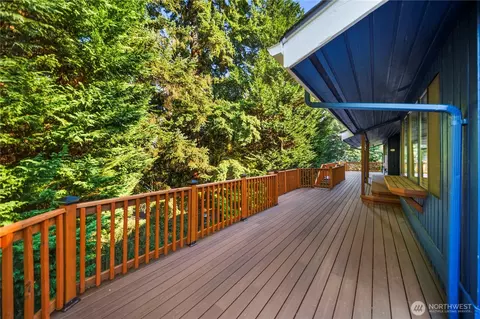 Exterior - 21907 3rd Ave SE, Bothell, WA 98021 photo 4 of 11