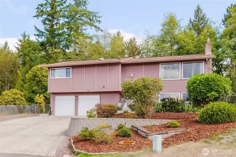 2940 Osiris Ct NE, Bremerton, WA 98311