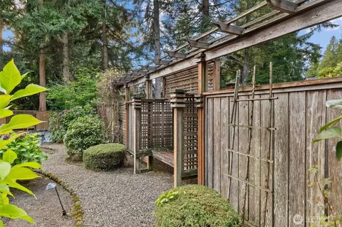 Exterior - 1521 142nd Pl SE, Mill Creek, WA 98012 photo 9 of 10