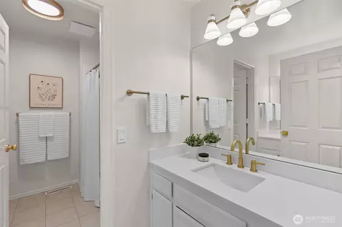 Bath - 1521 142nd Pl SE, Mill Creek, WA 98012 photo 5 of 5