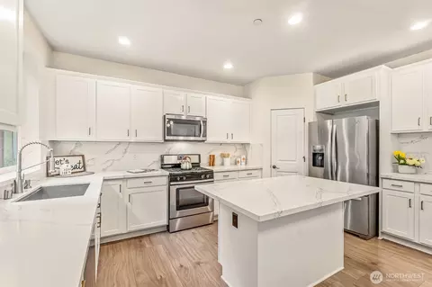 Kitchen - 9213 Odin Way, Bothell, WA 98011 photo 2 of 5