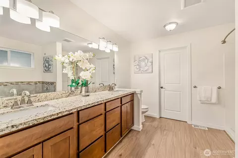 Bath - 9213 Odin Way, Bothell, WA 98011 photo 2 of 4