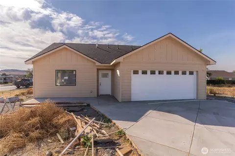 420 Koala Ave, Omak, WA 98841