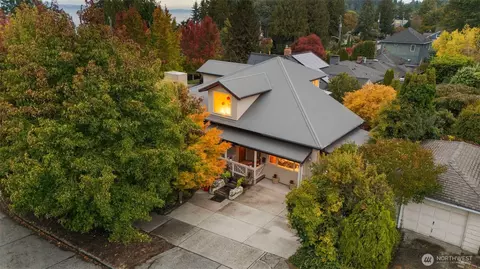 4712 SW Brace Point Dr, Seattle, WA 98136