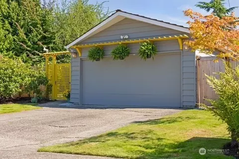 6515 NE 60th St, Seattle, WA 98115