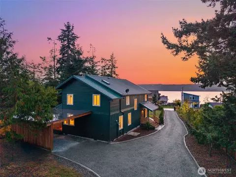 3267 S Harbor View Dr, Langley, WA 98260