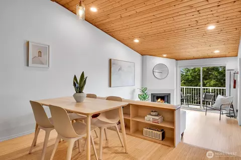 9484 Redmond-woodinville Rd NE #C-305, Redmond, WA 98052