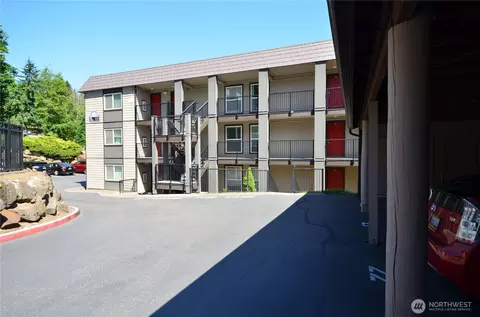 9517 NE 180th St #B-103, Bothell, WA 98011
