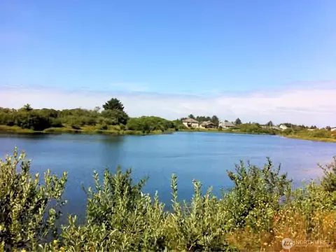 384 Marine View Dr SW, Ocean Shores, WA 98569