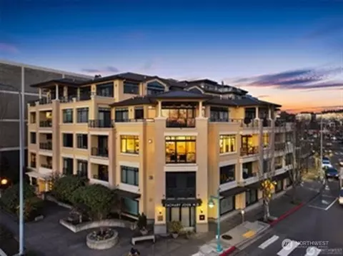 210 Market St #402, Kirkland, WA 98033
