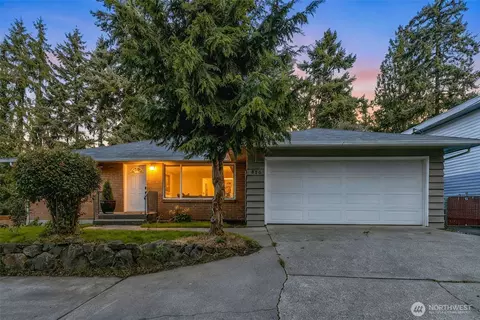 836 SW 128th St, Seattle, WA 98146
