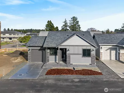 109 7th St SW, Long Beach, WA 98631