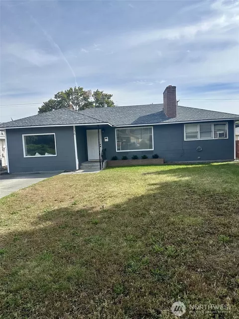 36 F St SW, Ephrata, WA 98823