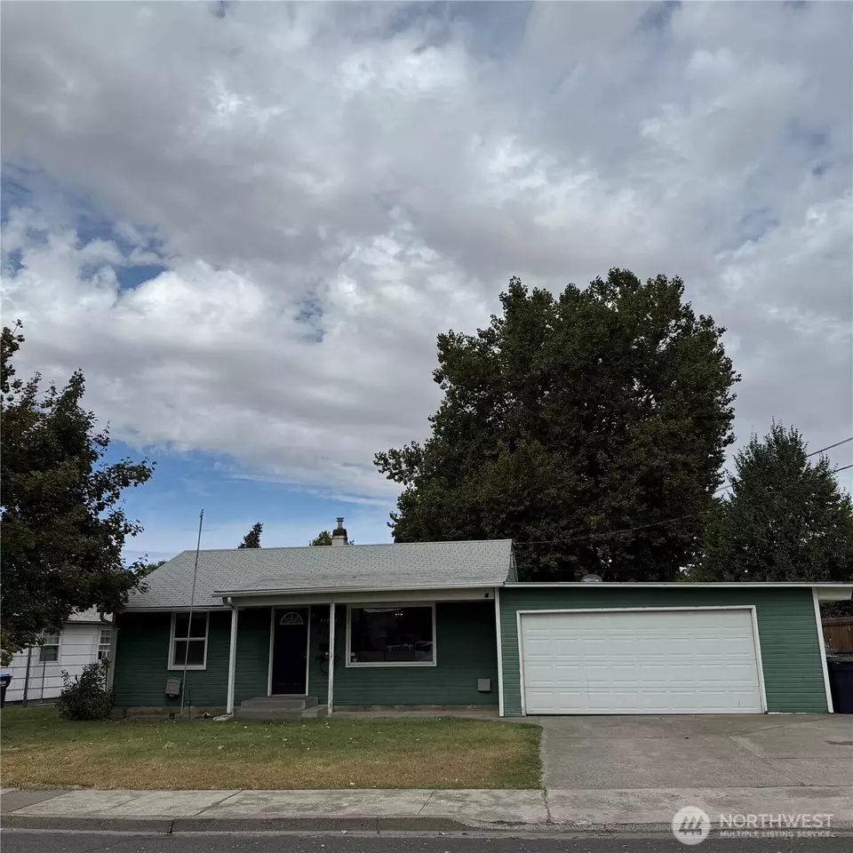 Exterior - 1405 Francis Ave, Walla Walla, WA 99362 photo 1 of 4