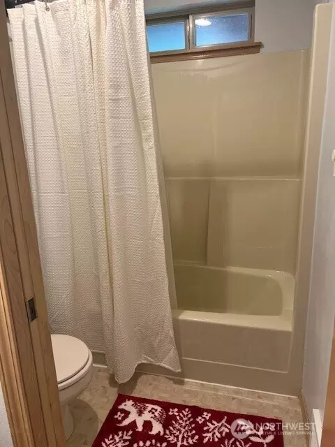 Bath - 62500 Piney Way E, Greenwater, WA 98022 photo 2 of 2