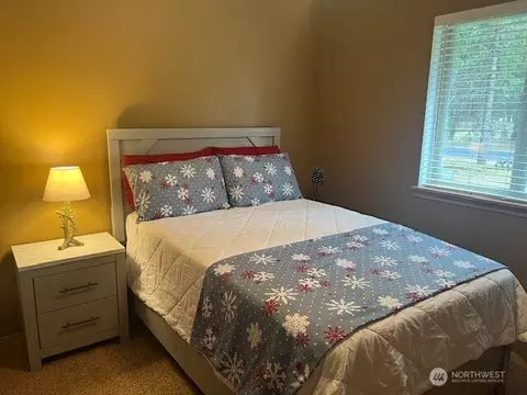 Bedroom - 62500 Piney Way E, Greenwater, WA 98022 photo 3 of 4