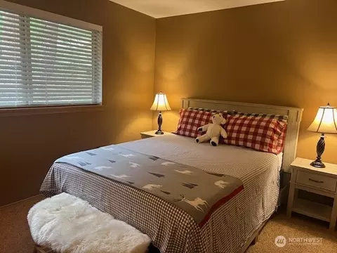 Bedroom - 62500 Piney Way E, Greenwater, WA 98022 photo 1 of 4