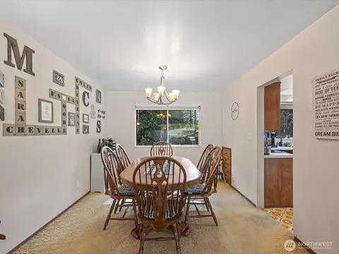 Dining - 114 231st St SE, Bothell, WA 98021 photo 1 of 4