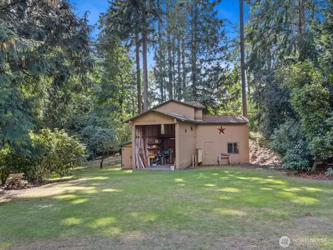 Exterior - 114 231st St SE, Bothell, WA 98021 photo 11 of 12