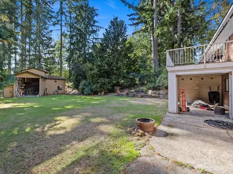 Exterior - 114 231st St SE, Bothell, WA 98021 photo 6 of 12