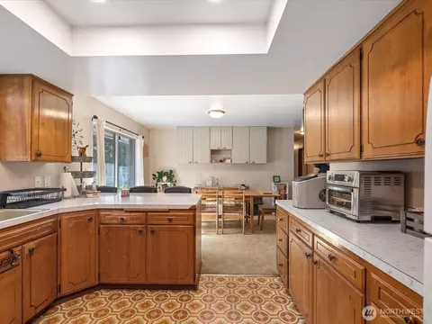 Kitchen - 114 231st St SE, Bothell, WA 98021 photo 1 of 6