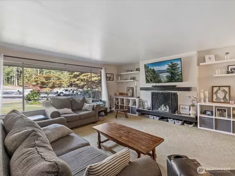 Living - 114 231st St SE, Bothell, WA 98021 photo 1 of 1
